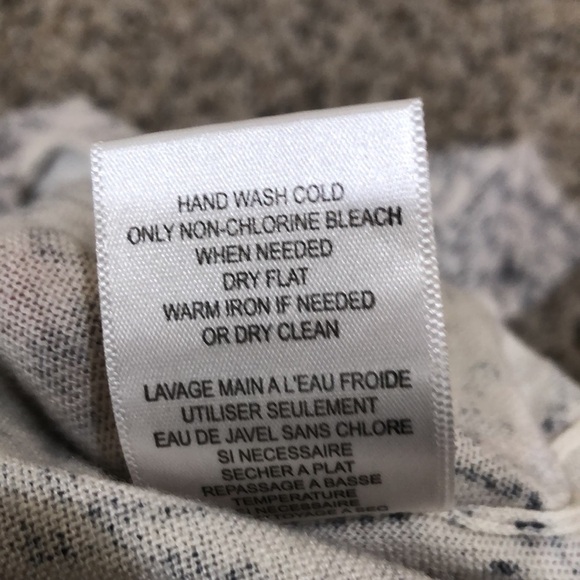 Joie Sweater Size XS Cream Beige Reptile Snake Skin Print - Picture 8 of 11